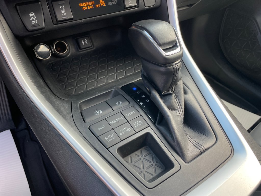 Used 2019 Toyota RAV4 XLE Premium w/ Cold Weather Package AWD/4WD image 38