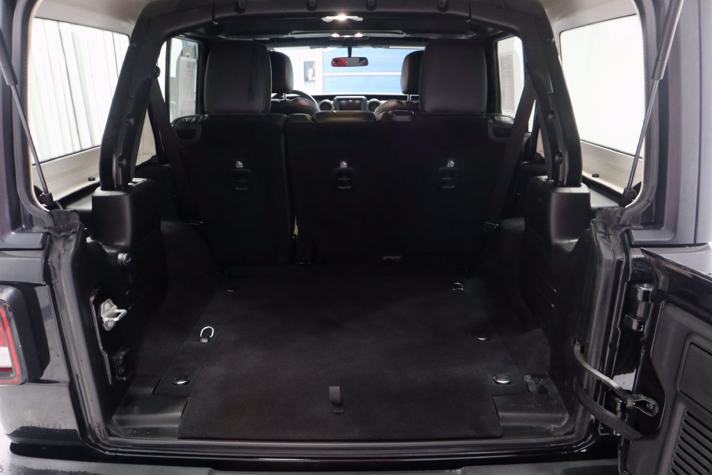 Used 2023 Jeep Wrangler Unlimited Sport AWD/4WD image 12