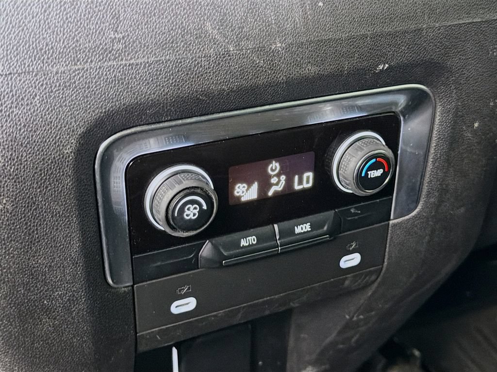 Used 2021 Chevrolet Suburban RST RWD image 29