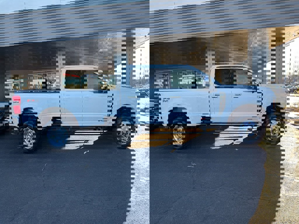 Certified 2024 Ford F450 Platinum w/ FX4 Off-Road Package image 2