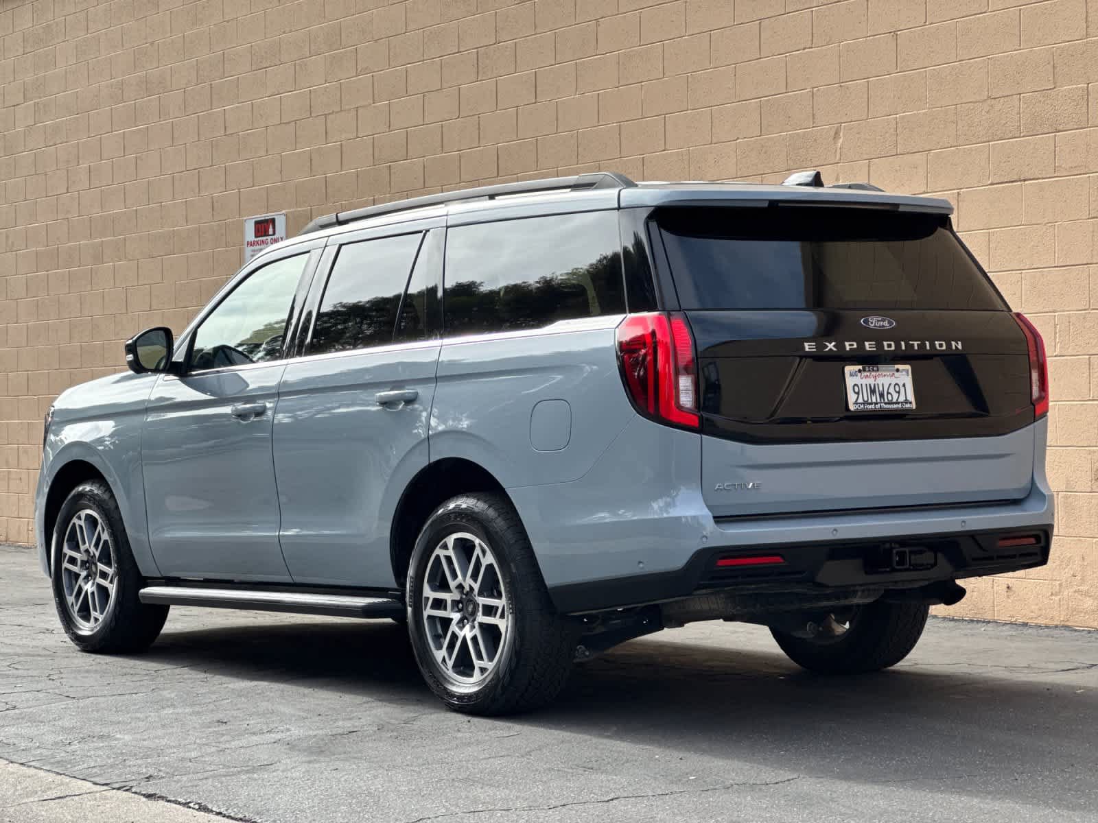 Certified 2025 Ford Expedition Active AWD/4WD image 6