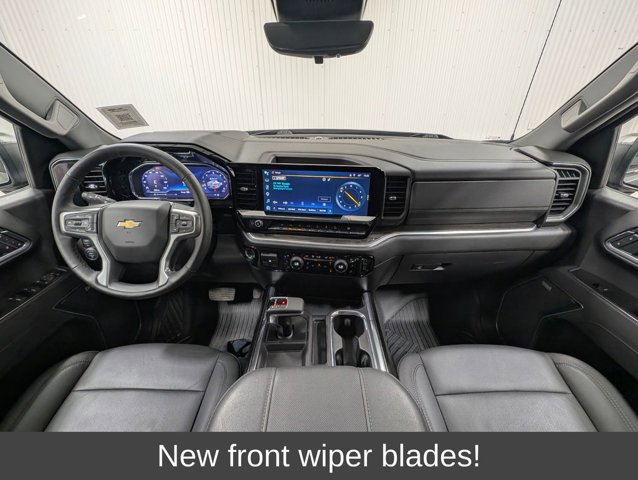 Used 2025 Chevrolet Silverado 1500 LTZ AWD/4WD image 4