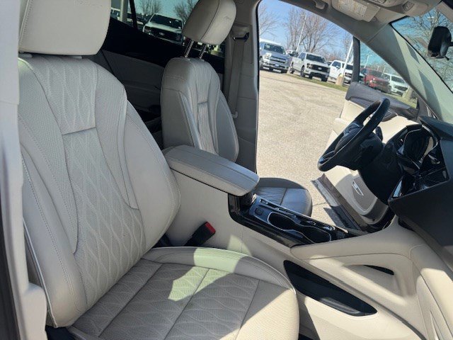 Used 2023 Buick Envision Avenir image 38