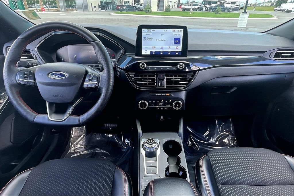Certified 2025 Ford Escape ST-Line Select AWD/4WD image 16