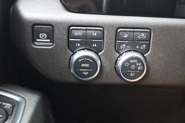Used 2025 GMC Sierra 2500 SLT AWD/4WD image 14