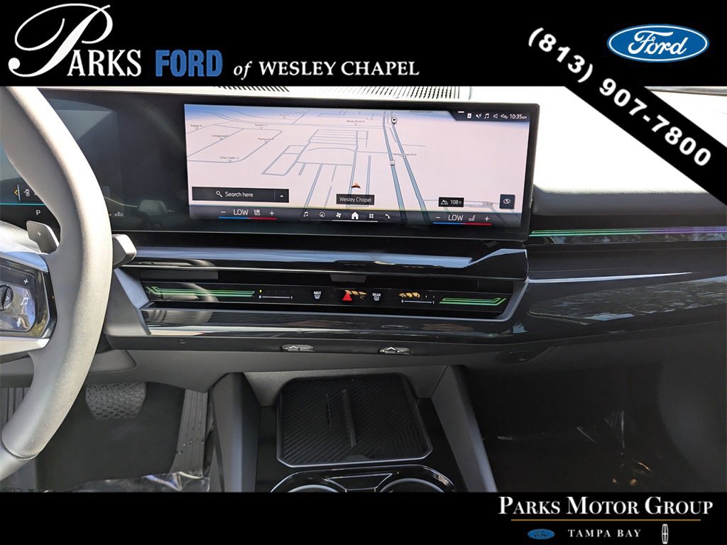 Used 2025 BMW 530i xDrive w/ Premium Package image 21