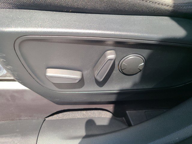 Certified 2021 Ford Escape SE image 18