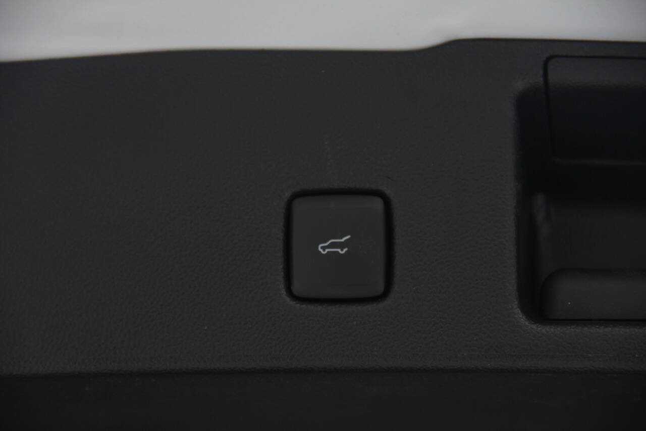 Certified 2025 Ford Escape ST-Line Select image 12