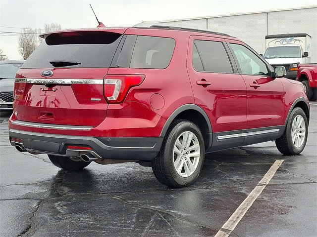 Certified 2018 Ford Explorer XLT w/ Equipment Group 202A image 4