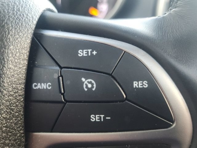 Used 2018 Jeep Grand Cherokee Altitude AWD/4WD image 24
