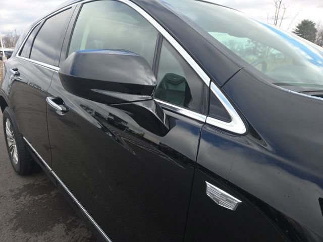 Used 2017 Cadillac XT5 Luxury w/ Driver Awareness Package image 9