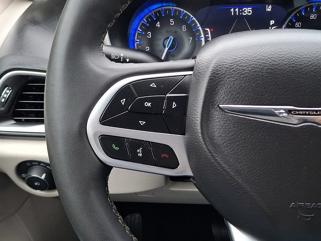 Used 2024 Chrysler Pacifica Touring-L FWD image 21