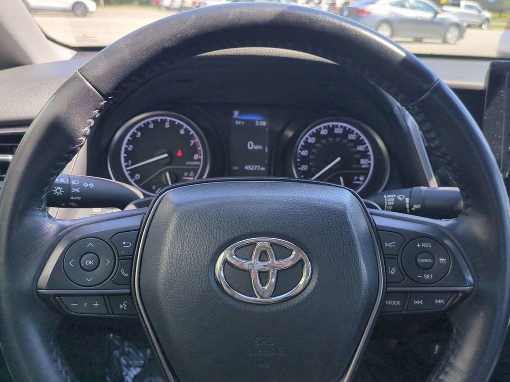 Used 2023 Toyota Camry SE image 28