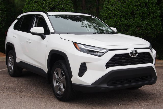 Used 2024 Toyota RAV4 XLE w/ Convenience Package