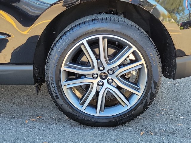 Certified 2024 Ford Edge Titanium w/ Equipment Group 301A AWD/4WD image 33