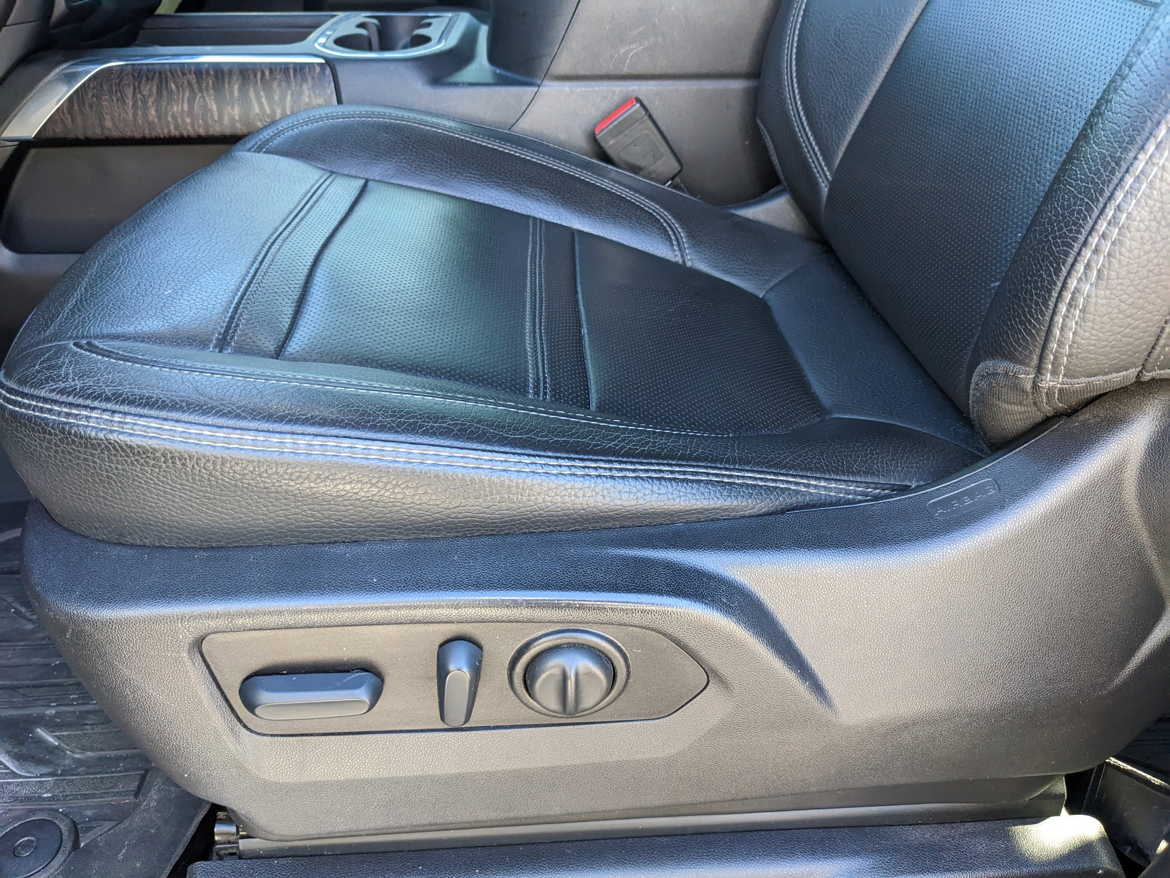 Used 2022 GMC Sierra 2500 Denali w/ Denali Ultimate Package image 22