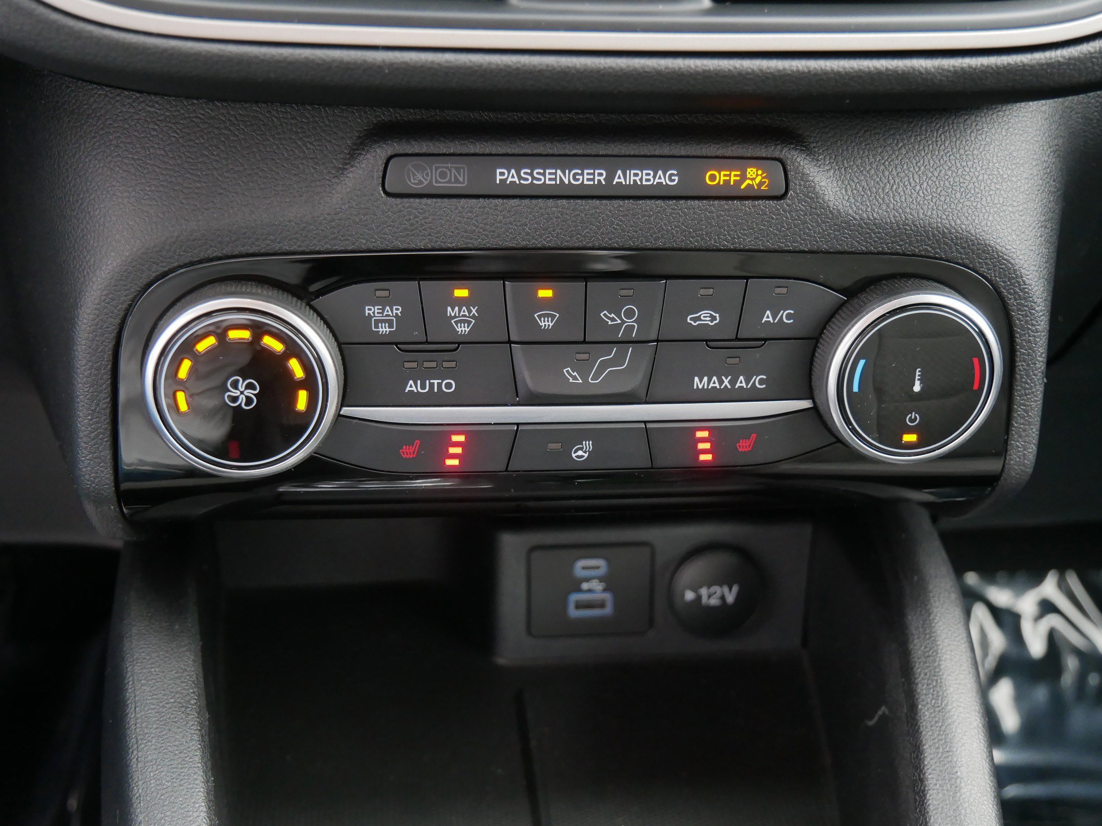 Certified 2022 Ford Escape SE w/ Cold Weather Package image 23