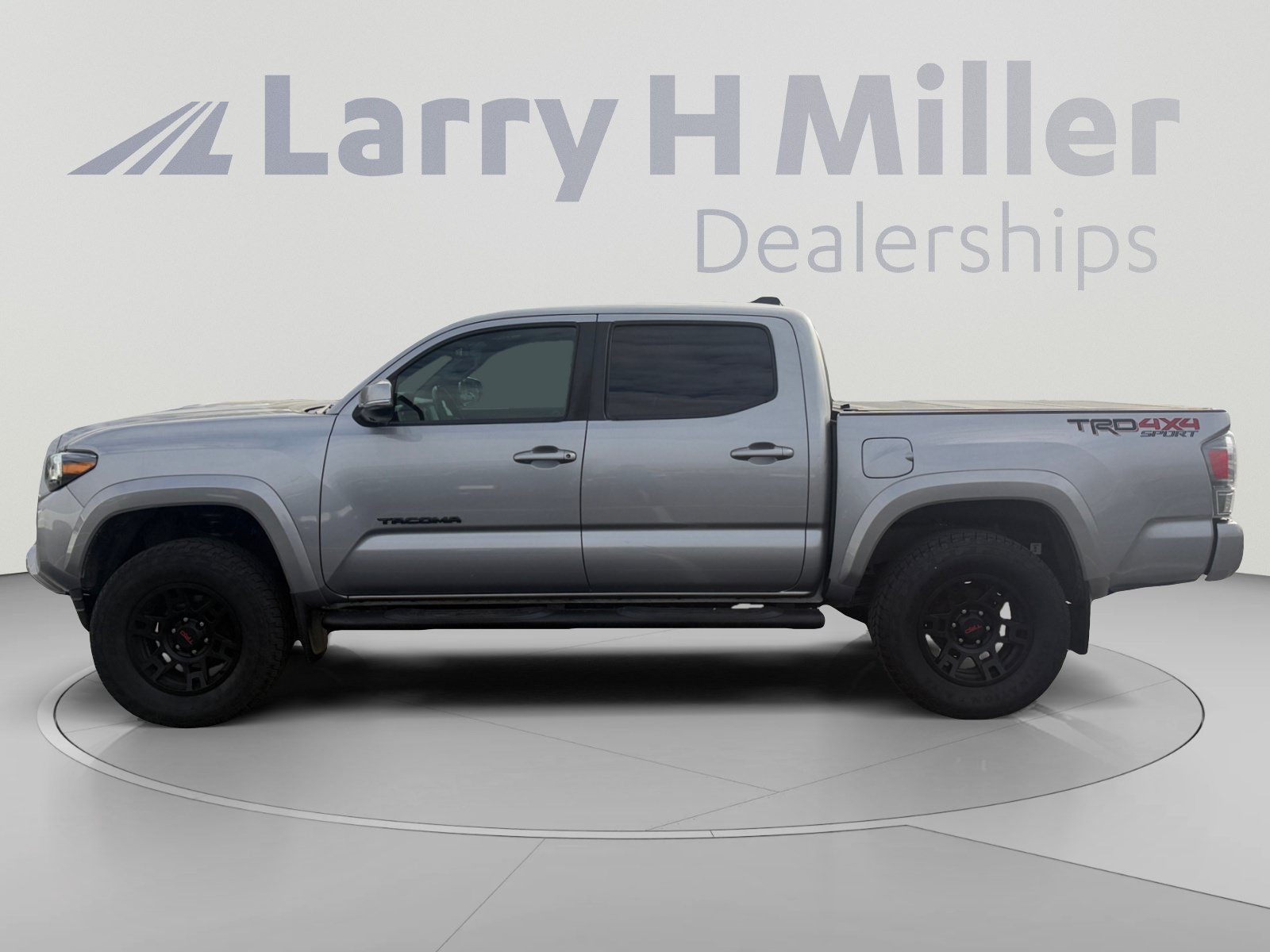 Used 2021 Toyota Tacoma TRD Sport w/ TRD Premium Sport Package AWD/4WD image 2