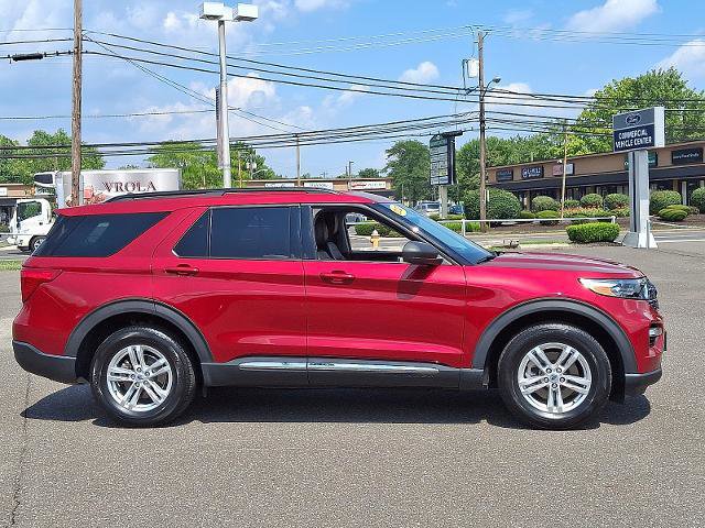 Certified 2022 Ford Explorer XLT w/ Equipment Group 202A image 5
