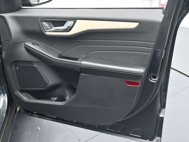 Certified 2022 Ford Escape Titanium w/ Titanium Elite Package image 33