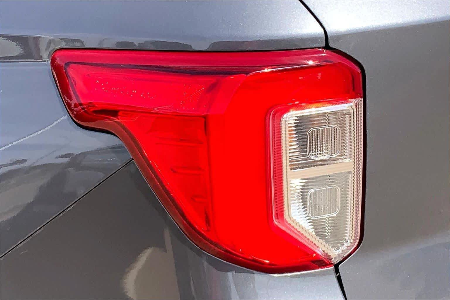 Certified 2021 Ford Explorer Limited w/ Equipment Group 301A AWD/4WD image 29