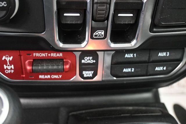 Used 2025 Jeep Gladiator Rubicon w/ Convenience Group AWD/4WD image 13