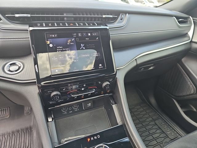 Used 2024 Jeep Grand Cherokee L Altitude AWD/4WD image 24