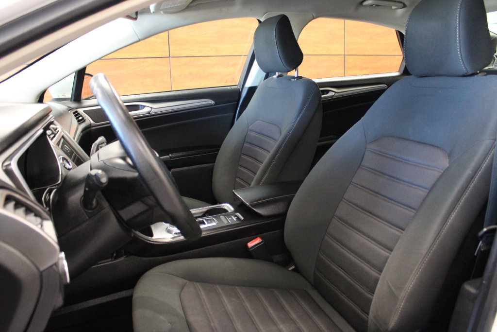 Certified 2020 Ford Fusion SE FWD image 15