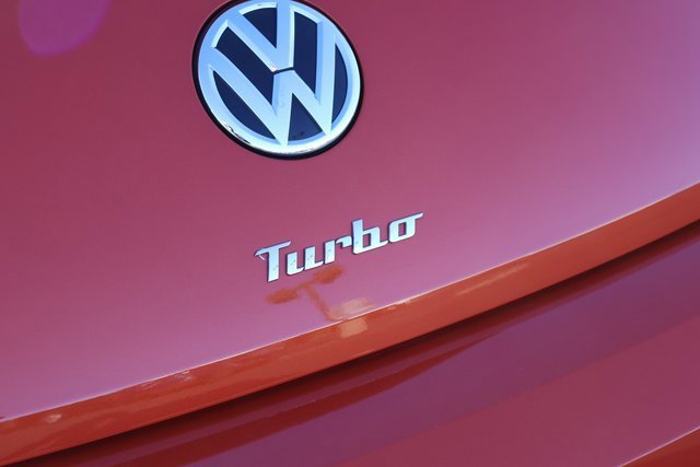 Used 2019 Volkswagen Beetle 2.0T S image 12