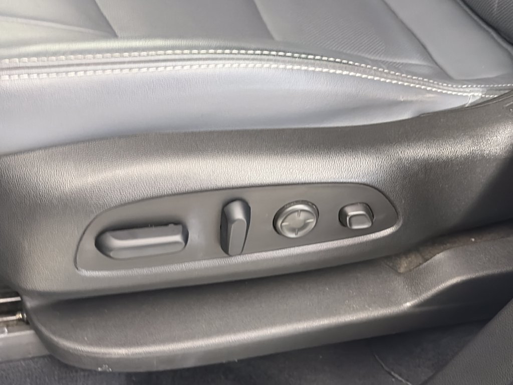 Used 2021 Buick Enclave Premium w/ Sun and Sites Package FWD image 26