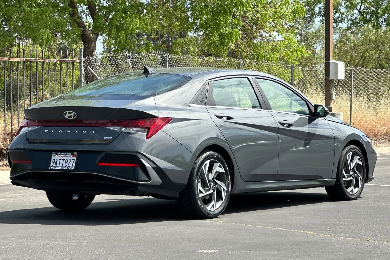 Used 2024 Hyundai Elantra Limited image 5