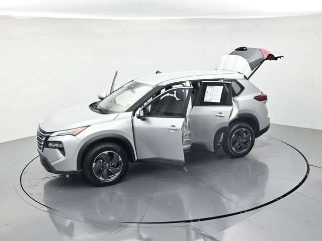 Used 2025 Nissan Rogue SV FWD image 47