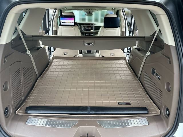 Used 2023 GMC Yukon Denali w/ Denali Reserve Package image 27