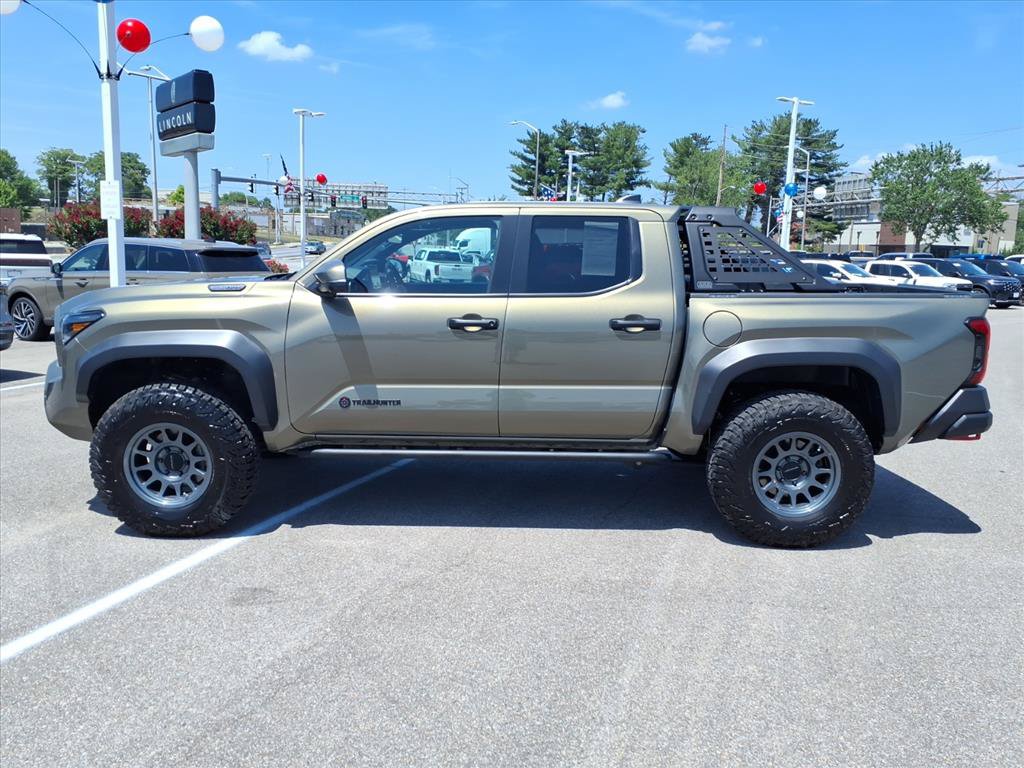 Used 2024 Toyota Tacoma 4x4 Double Cab Hybrid image 2