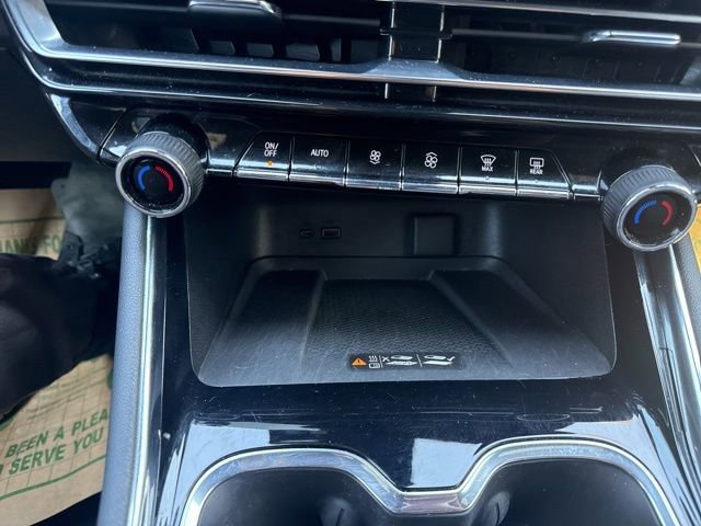 Used 2025 Chevrolet Traverse LT AWD/4WD image 22