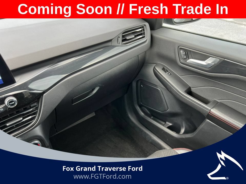 Certified 2025 Ford Escape ST-Line Select AWD/4WD image 28
