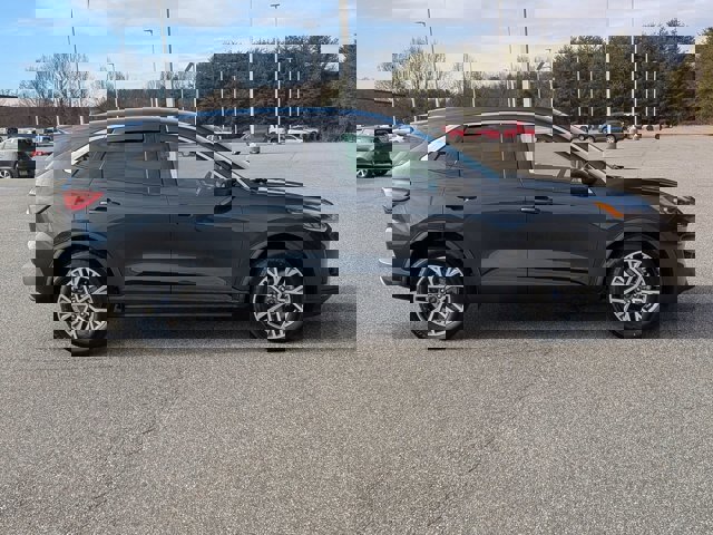 Certified 2022 Ford Escape SEL w/ Technology Package image 3