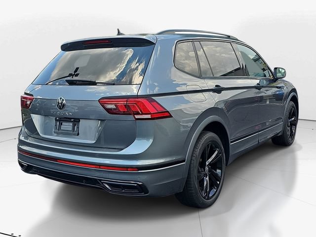 Used 2023 Volkswagen Tiguan SE R-Line FWD image 3