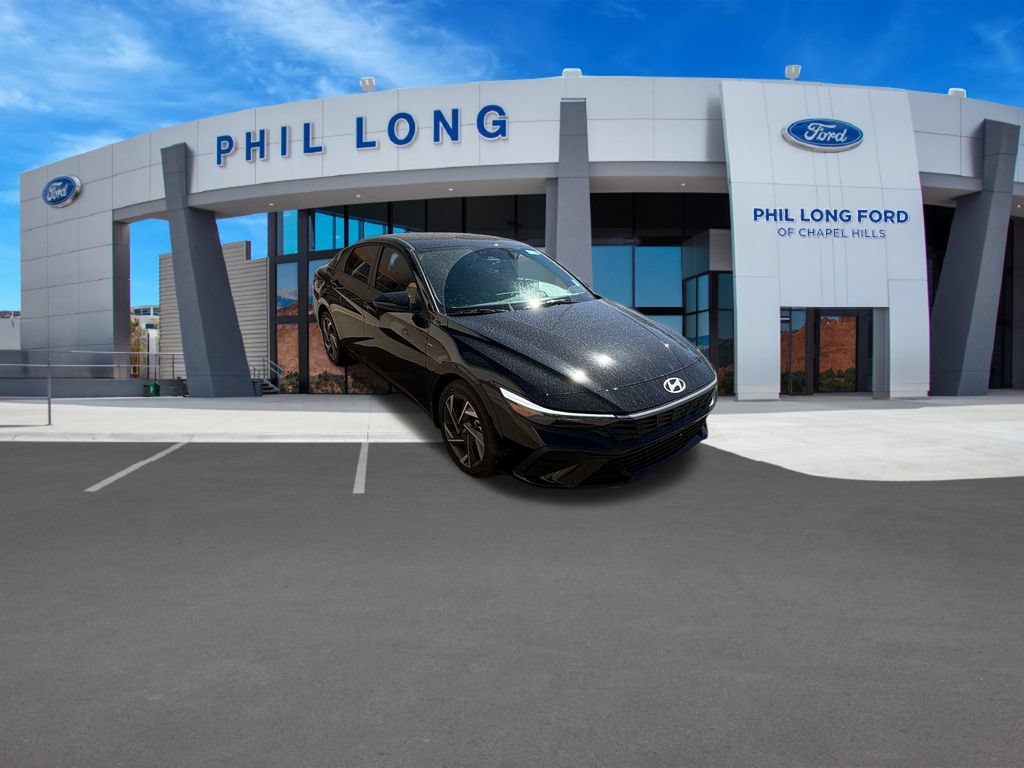 Used 2025 Hyundai Elantra SEL FWD image 8
