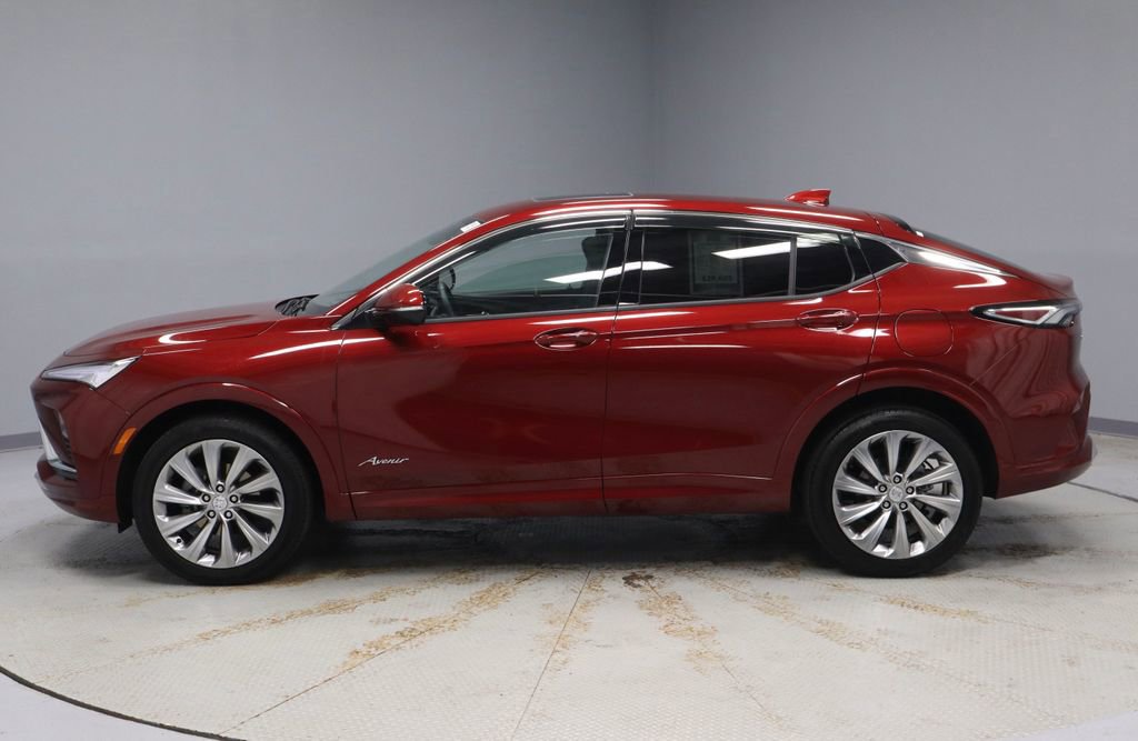 Used 2025 Buick Envista Avenir FWD image 2
