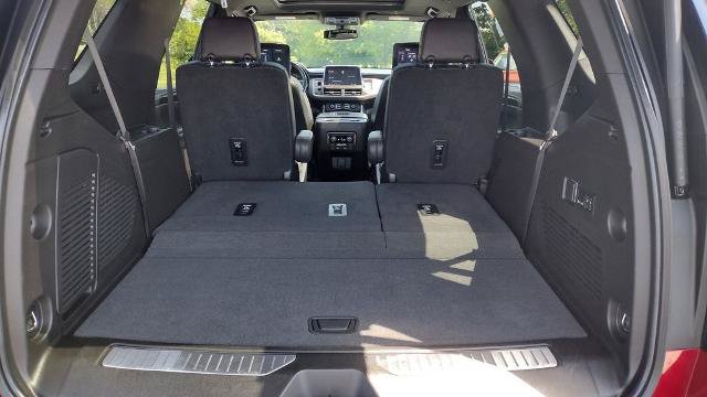 Used 2021 Chevrolet Tahoe RST w/ Luxury Package AWD/4WD image 27
