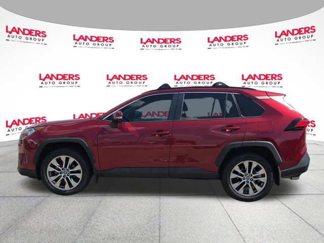 Used 2021 Toyota RAV4 XLE Premium FWD image 6