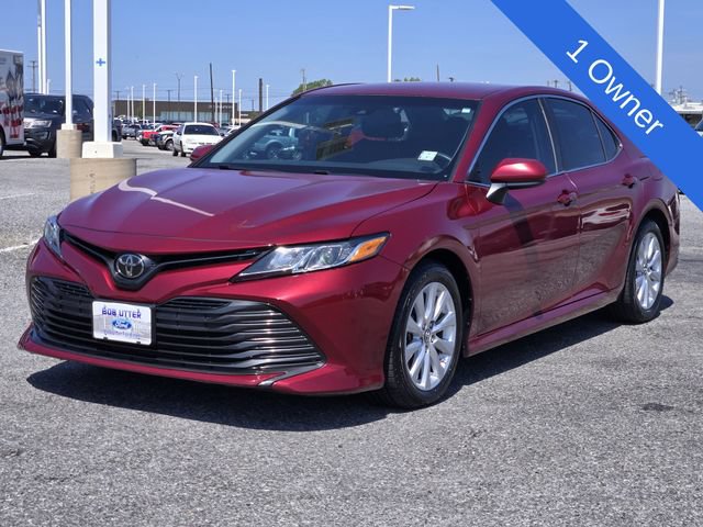 Used 2018 Toyota Camry LE FWD image 3