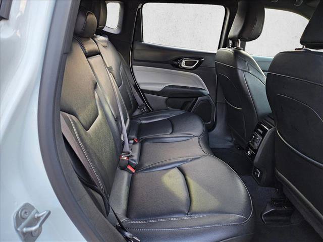 Used 2025 Jeep Compass Limited AWD/4WD image 16