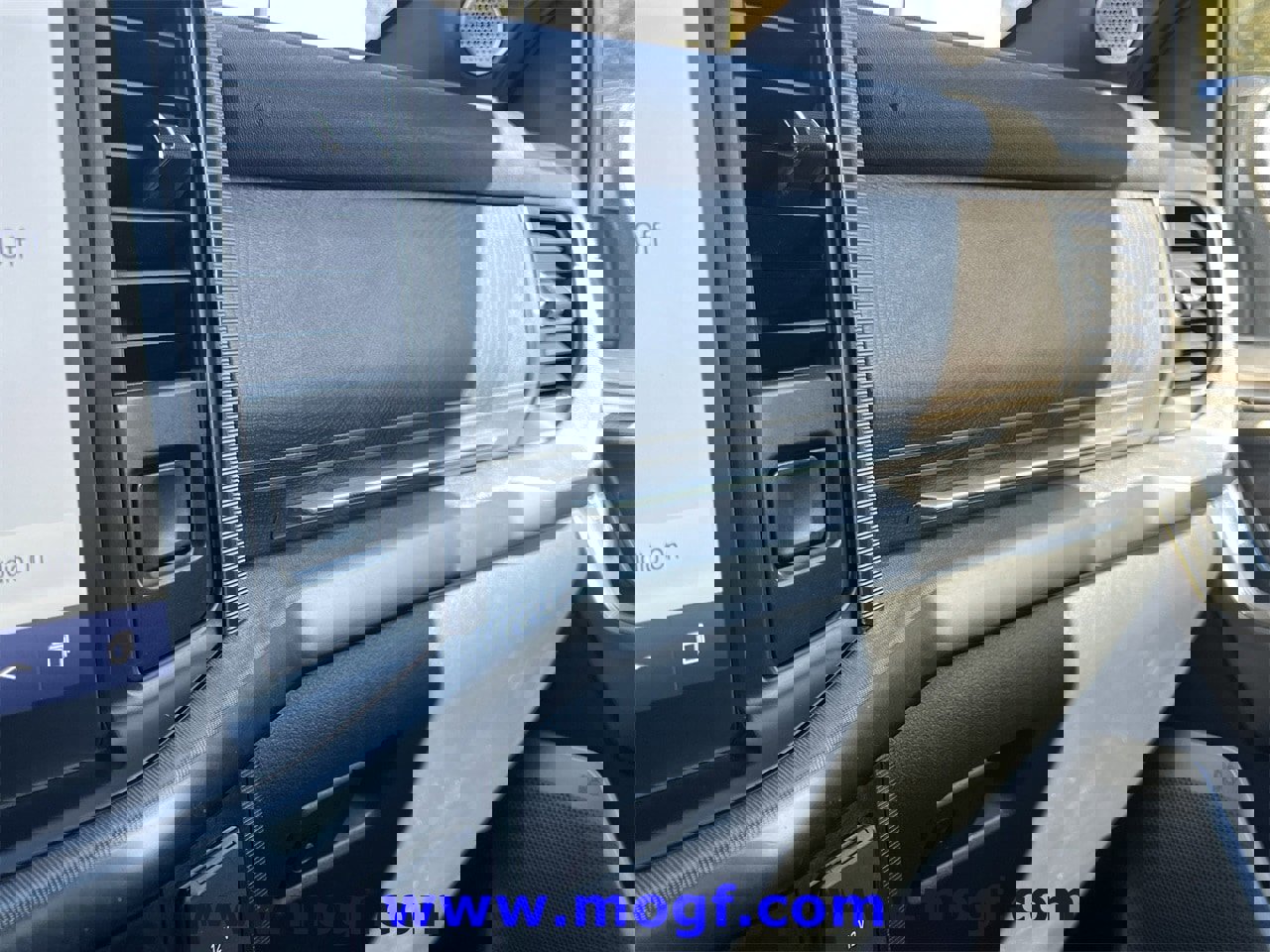 Certified 2022 Ford F150 Platinum w/ Equipment Group 701A High image 18