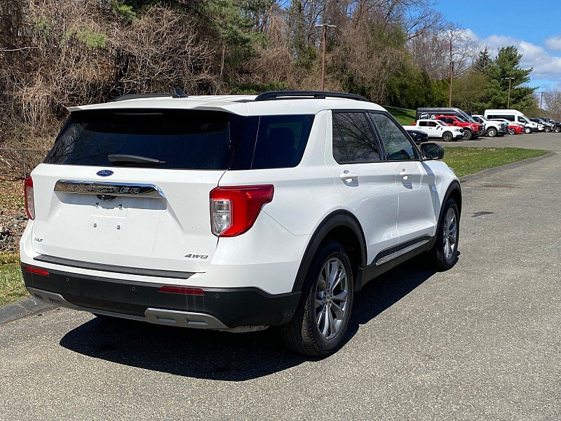 Certified 2022 Ford Explorer XLT w/ Equipment Group 202A AWD/4WD image 7