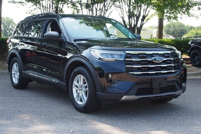 Certified 2025 Ford Explorer Active w/ Active Comfort Package RWD image 1