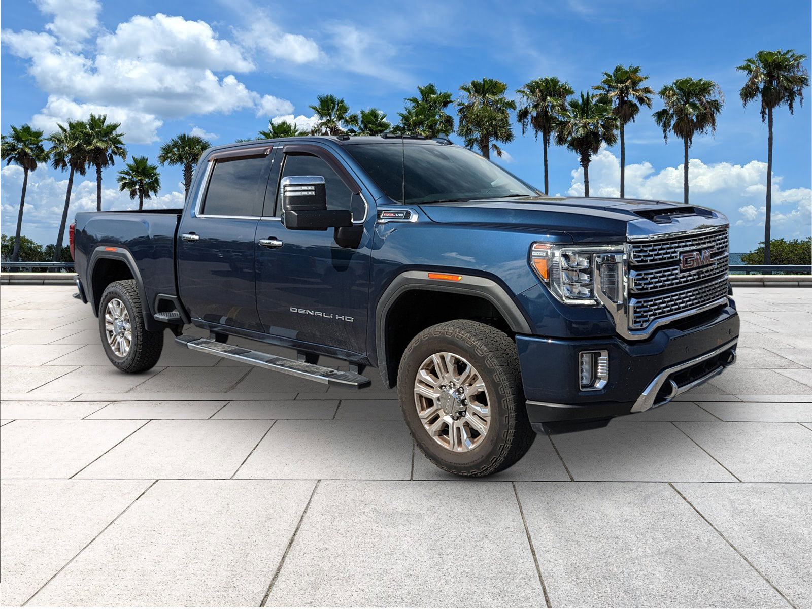 Used 2022 GMC Sierra 2500 Denali w/ Denali Ultimate Package image 2