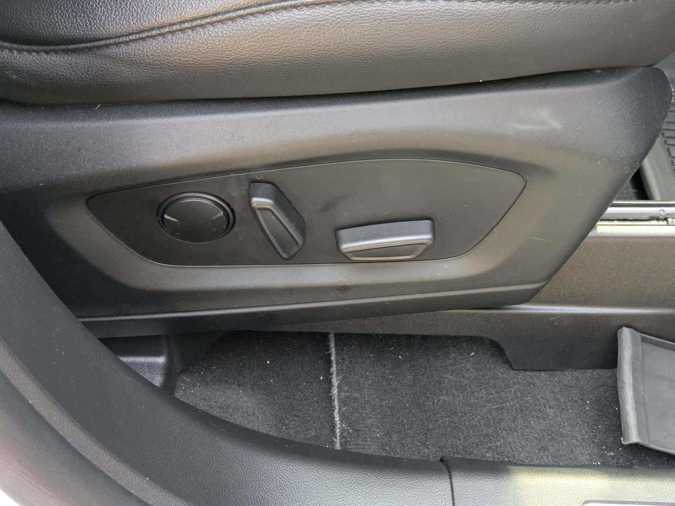 Certified 2022 Ford Explorer Limited w/ Equipment Group 301A image 42