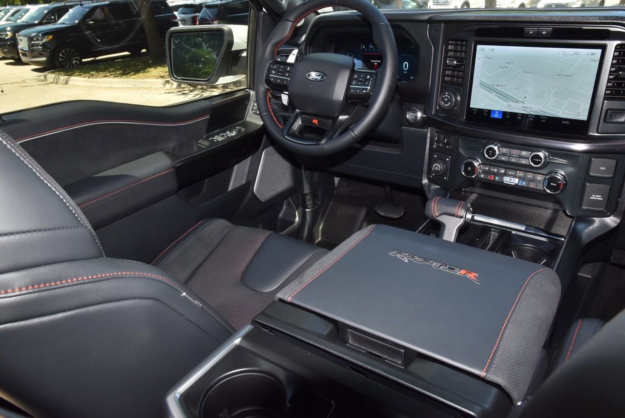 Certified 2025 Ford F150 Raptor w/ Equipment Group 803A Raptor R AWD/4WD image 17